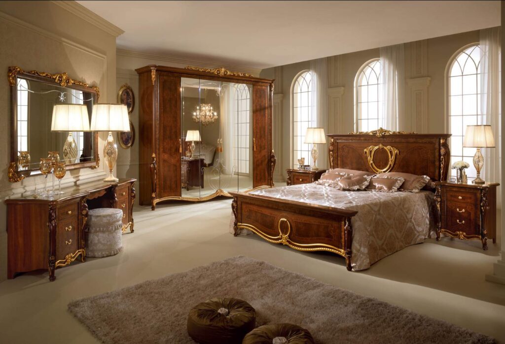 غرفة نوم فخمة على الطراز الكلاسيكي