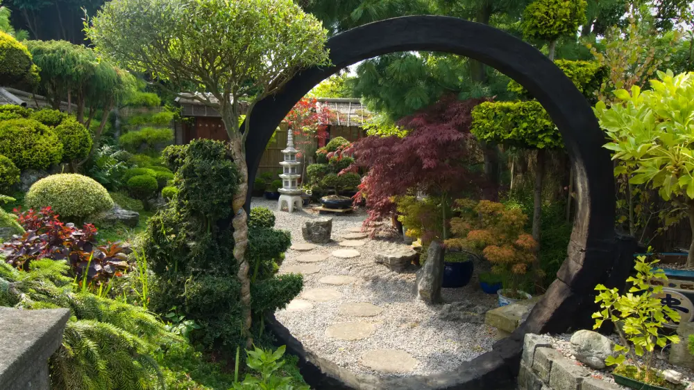 حديقة منزلية على الطراز الياباني