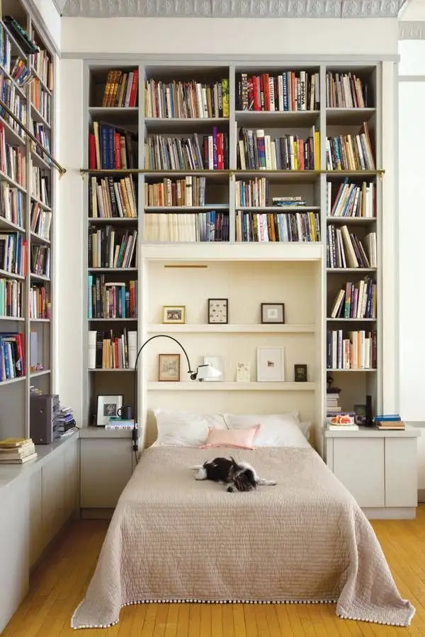 سرير مكتبة