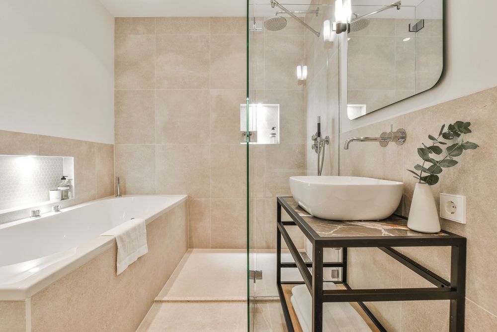 Minimalist Hotel Bathroom Design